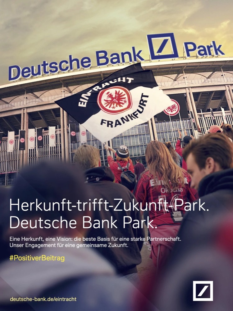Plakat für den Deutsche Bank Park mit fahnenschwenkenden Eintracht-Fans vor dem Stadion, „Herkunft trifft Zukunft“