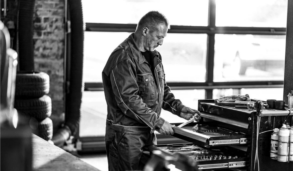 Jaguar Land Rover - Tradeparts